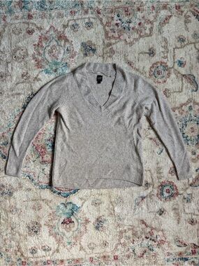 GAP Women's V-Neck Ribbed Sweater in Oatmeal